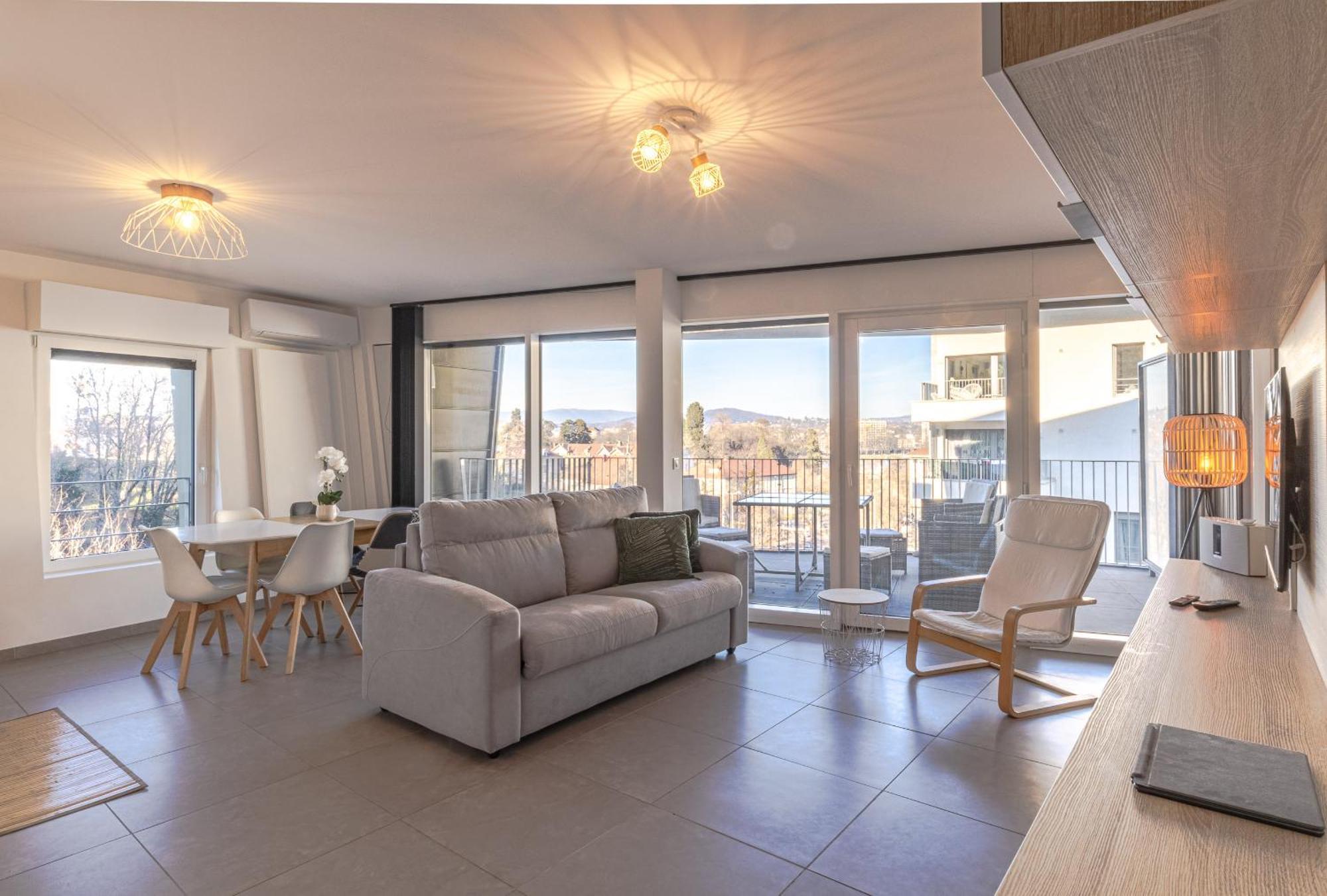 La Plume Vue Lac 3 Etoiles - Garage Prive, Secteur Recherche, Moderne & Tout Equipe, 6 Personnes Annecy Exterior photo